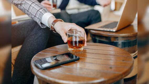 Viral: తాగినంత లిక్కర్ ఫ్రీ - హ్యాంగోవర్ వస్తే లీవ్ కూడా - ఈ జపాన్ కంపెనీని దేవుడే పెట్టించి ఉంటాడు!