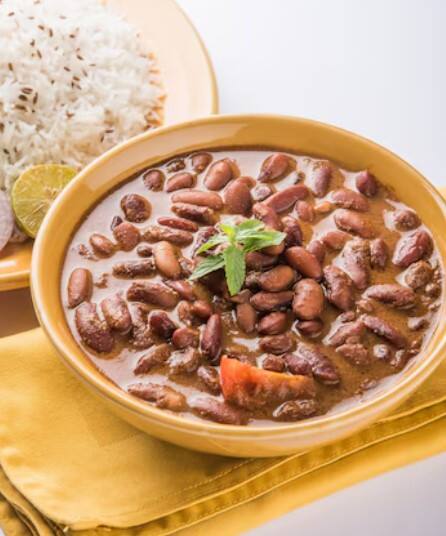 ਦਾਲਾਂ 'ਚ ਫਾਈਬਰ ਤੇ ਪ੍ਰੋਟੀਨ ਦੀ ਮਾਤਰਾ ਜ਼ਿਆਦਾ ਹੁੰਦੀ ਹੈ, ਜੋ ਪਾਚਨ ਪ੍ਰਣਾਲੀ ਨੂੰ ਪਰੇਸ਼ਾਨ ਕਰ ਸਕਦੀ ਹੈ ਅਤੇ ਗੈਸ, ਪੇਟ ਦਰਦ ਅਤੇ ਦਸਤ ਦਾ ਕਾਰਨ ਬਣ ਸਕਦੀ ਹੈ।