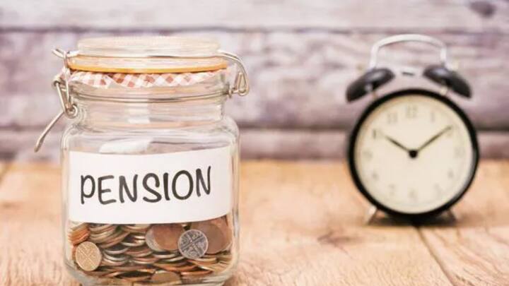 बता दें आप अपनी जरूरत और सुविधा के हिसाब से इन दोनों ही पेंशन योजना में से किसी भी पेंशन योजना में निवेश कर सकते हैं. और एक अच्छी पेंशन पा सकते हैं. आप दोनों ही योजना को पहले कंपेयर करें उसके बाद ही योगदान करना शुरू करें.