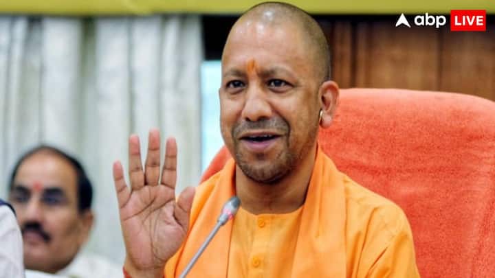 MOTN सर्वे में जनता ने उत्तर प्रदेश के मुख्यमंत्री योगी आदित्यनाथ को देश का सबसे पसंदीदा मुख्यमंत्री माना है. सर्वे के अनुसार 35.3% लोगों ने योगी आदित्यनाथ के पक्ष में वोट किया जिससे वह इस सूची में पहले स्थान पर रहे.