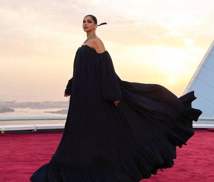 To complement her striking necklace, Deepika opted for understated diamond ear studs. (All images: Instagram/@deepikapadukone)