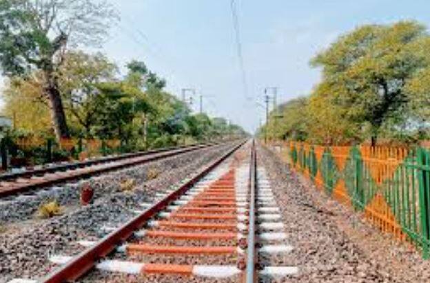 या भरतीसाठी, सामान्य, OBC आणि EWS उमेदवारांना अर्ज शुल्क म्हणून 500 रुपये जमा करावे लागतील, तर SC, ST, PH, EBC आणि सर्व महिला उमेदवारांसाठी अर्ज शुल्क 250 रुपये ठेवण्यात आले आहे.