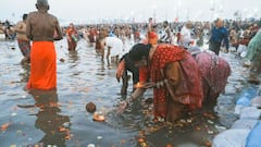 Kumbh Mela: பிரயாக்ராஜில் அதிகரிக்கும் பக்தர்களின் எண்ணிக்கை - கும்பமேளா புகைப்பட தொகுப்பு!