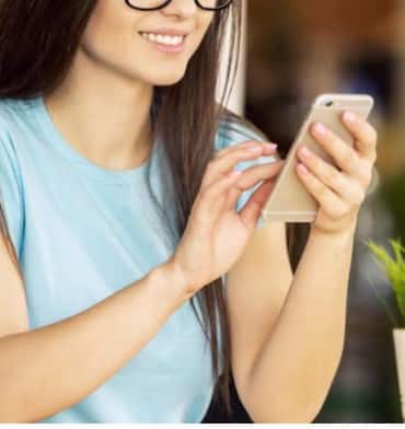 ਡਿਜੀਟਲ ਉਪਕਰਨਾਂ ਦੀ ਜ਼ਿਆਦਾ ਵਰਤੋਂ ਨੀਂਦ ਨੂੰ ਪ੍ਰਭਾਵਿਤ ਕਰਦੀ ਹੈ। ਨੀਂਦ ਦੀ ਕਮੀ ਦਿਲ ਦੀ ਸਿਹਤ ਲਈ ਹਾਨੀਕਾਰਕ ਹੈ ਅਤੇ ਦਿਲ ਦੀਆਂ ਬਿਮਾਰੀਆਂ ਦਾ ਖ਼ਤਰਾ ਵਧਾ ਸਕਦੀ ਹੈ। ਡਿਜੀਟਲ ਤਣਾਅ ਕਾਰਨ, ਲੋਕ ਅਕਸਰ ਸਿਗਰਟਨੋਸ਼ੀ, ਸ਼ਰਾਬ ਪੀਣ ਅਤੇ ਗੈਰ-ਸਿਹਤਮੰਦ ਖਾਣ-ਪੀਣ ਵਰਗੀਆਂ ਗੈਰ-ਸਿਹਤਮੰਦ ਆਦਤਾਂ ਵੱਲ ਮੁੜਦੇ ਹਨ। ਇਹ ਆਦਤਾਂ ਦਿਲ ਦੀ ਸਿਹਤ ਲਈ ਹਾਨੀਕਾਰਕ ਹਨ।