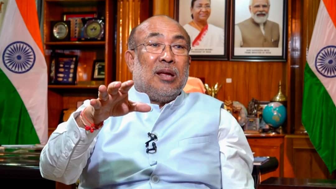 Manipur President Rule: मणिपुर में राष्ट्रपति शासन लागू, सीएम बिरेन सिंह के इस्तीफे के बाद बड़ा कदम president rule in manipur after biren singh resignation Manipur President Rule: मणिपुर में राष्ट्रपति शासन लागू, सीएम बिरेन सिंह के इस्तीफे के बाद बड़ा कदम