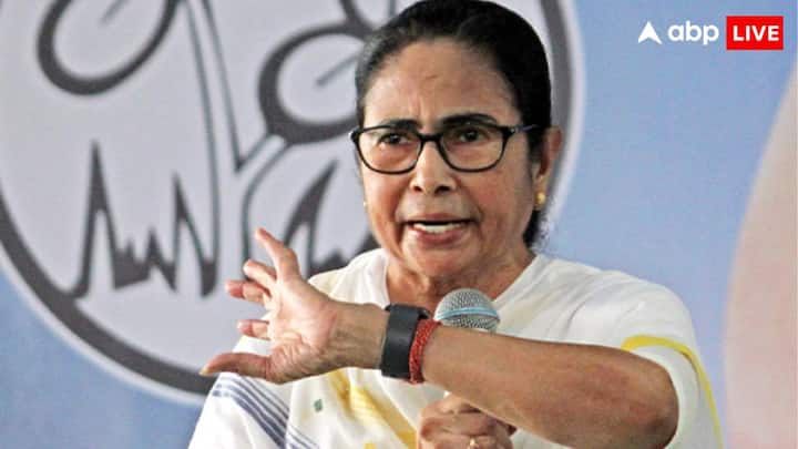 पश्चिम बंगाल की मुख्यमंत्री ममता बनर्जी इस लिस्ट में दूसरे नंबर पर रहीं. सर्वे के अनुसार 10.6% लोगों ने ममता बनर्जी को देश की सर्वश्रेष्ठ मुख्यमंत्री के रूप में चुना.