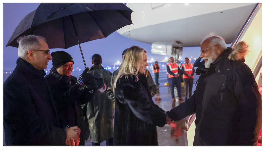 PM Modi Reaches Washington On 2 Day US Tour met with Tulsi Gabbard and he will meet trump on friday PM Modi In US:అమెరికా గడ్డపై కాలు పెట్టిన ప్రధానమంత్రి మోదీ, సుంకాలపై ట్రంప్‌ను ఒప్పించగలరా?