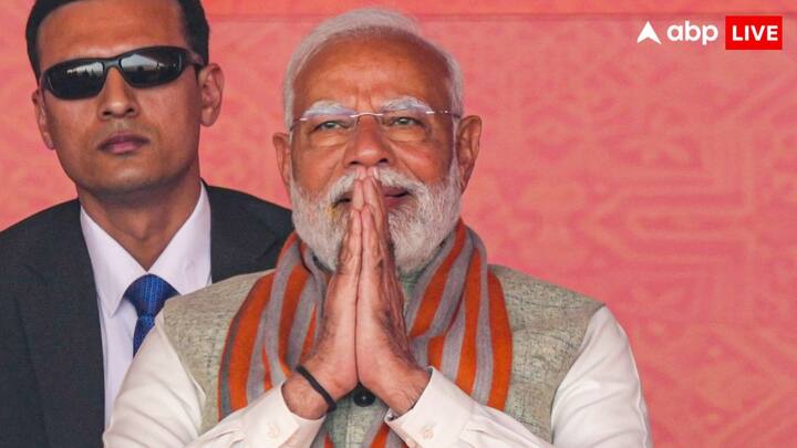 62.1% लोग मानते हैं कि मोदी सरकार का तीसरा कार्यकाल सही दिशा में आगे बढ़ रहा है. वहीं 27.1% लोगों का मानना है कि सरकार गठबंधन के दबाव में है और अच्छा काम नहीं कर रही. सर्वे में 15.2% लोगों ने अयोध्या में राम मंदिर निर्माण को मोदी सरकार की सबसे बड़ी उपलब्धि बताया.