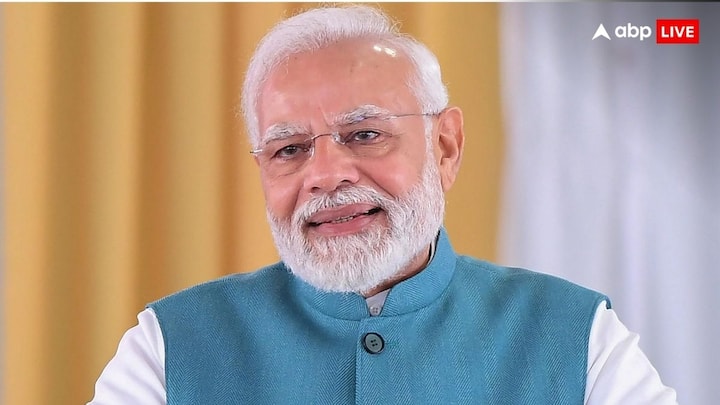 इस सर्वे में 50.7 फीसदी लोगों ने कहा है कि वह प्रधानमंत्री नरेंद्र मोदी को अब तक का सबसे बेहतरीन प्रधानमंत्री मानते हैं.