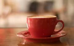 ਇਸ ਦੇਸ਼ 'ਚ ਲੋਕ ਚਾਹ ਦੇ ਨਾਲ ਨਹੀਂ ਸਰਵ ਕਰਦੇ ਬਿਸਕੁਟ, ਨਮਕੀਨ ਦੀ ਥਾਂ ਖਾਂਦੇ ਆਹ ਖਤਰਨਾਕ ਚੀਜ਼