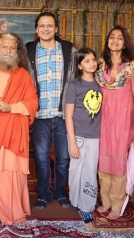 विवेक ओबेरॉय ने परिवार संग किया संगम स्नान