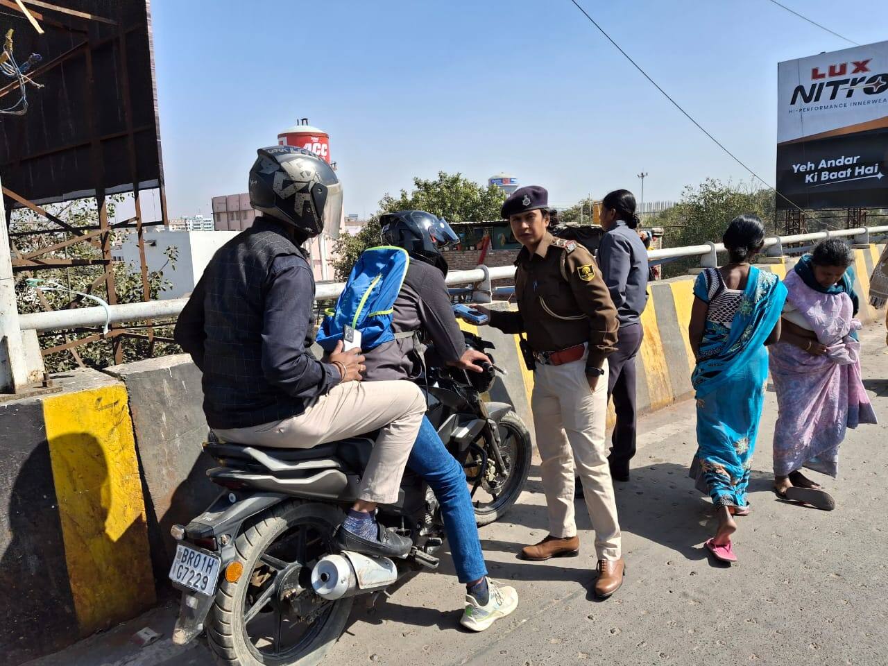 महिला पुलिस के हाथों में पटना के ट्रैफिक की कमान, कैसा दिखा नजारा? रिपोर्ट में जानें सच्चाई