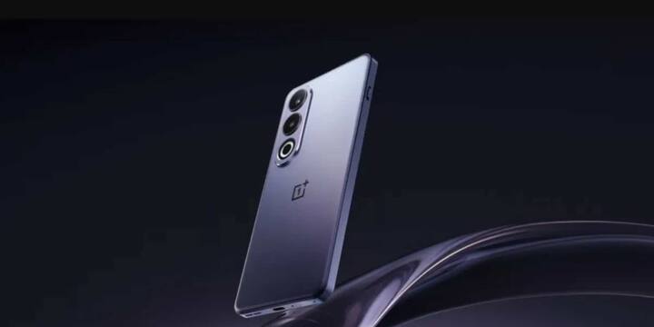 पावर के लिए स्मार्टफोन में 5,500mAh की दमदार बैटरी दी गई है. ये बैटरी 100W के SuperVOOC फास्ट चार्जिंग को भी सपोर्ट करती है.