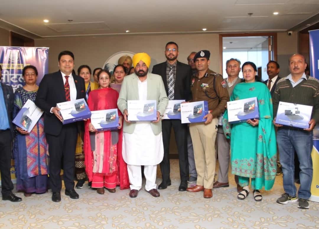Punjab News: CM ਮਾਨ ਨੇ ਲੁਧਿਆਣਾ ਦੇ 14 ਸਕੂਲਾਂ ‘ਚ ਵੰਡੇ 115 ਲੈਪਟਾਪ, ਕਿਹਾ- ਆਰਟੀਫੀਸ਼ੀਅਲ ਇੰਟੈਲੀਜੈਂਸ ਸਿੱਖਿਆ ਪ੍ਰਾਪਤ ਕਰਨ ‘ਚ ਮਿਲੇਗੀ ਮਦਦ CM Mann reached Ludhiana Distributed 115 laptops in 14 schools Punjab News: CM ਮਾਨ ਨੇ ਲੁਧਿਆਣਾ ਦੇ 14 ਸਕੂਲਾਂ ‘ਚ ਵੰਡੇ 115 ਲੈਪਟਾਪ, ਕਿਹਾ- ਆਰਟੀਫੀਸ਼ੀਅਲ ਇੰਟੈਲੀਜੈਂਸ ਸਿੱਖਿਆ ਪ੍ਰਾਪਤ ਕਰਨ ‘ਚ ਮਿਲੇਗੀ ਮਦਦ