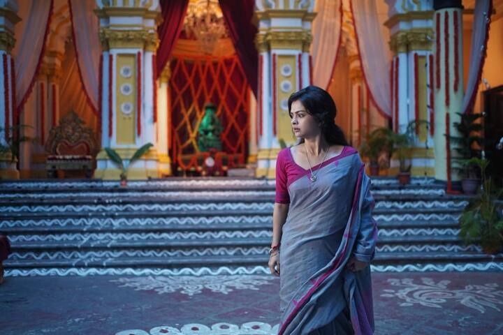 সৌভিক চক্রবর্তী বলছেন, 'মা মনসা আর বেহুলার মধ্যে আদিকাল থেকে যে দ্বন্ধ রয়েছে, সেই গল্পকেই যেন তুলে ধরা হবে এই ওয়েব সিরিজে। এই গল্পে যেমন রয়েছে একটি ফ্যামিলি ড্রামা, সেই সঙ্গে থাকবে পুরাণের ছোঁয়াও।'