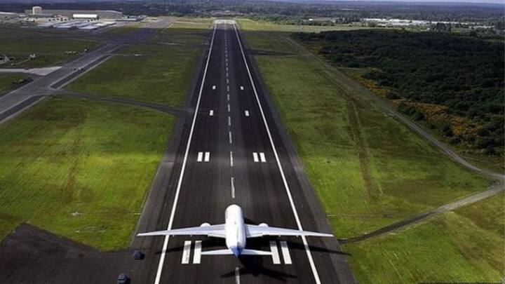 भूमितीमध्ये, आपल्याला माहित आहे की दोन बिंदूंमधील सर्वात कमी अंतर म्हणजे सरळ रेषा असते, परंतु हे तत्व फक्त कागदाच्या तुकड्यासारख्या सपाट पृष्ठभागांना लागू होते.