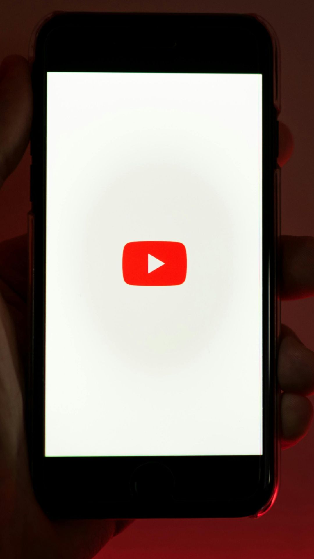 Youtube गूगल के Deepmind के नए वीडियो मॉडल Veo 2 को शॉर्ट्स के साथ इंटीग्रेट कर रहा है.