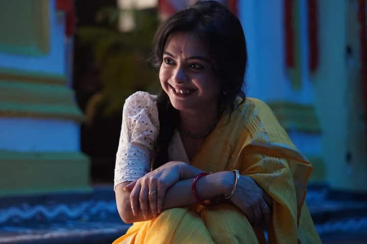 ওয়েব সিরিজটি পরিচালনা করেছেন সৃজিত রায় ও সৌভিক চক্রবর্তী। শোলাঙ্কি ছাড়াও এই ওয়েব সিরিজে দেখা যাবে, রোহন ভট্টাচার্য ও কৌশিক রায়কে