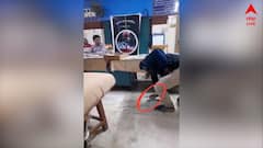 অমানবিক ! হাসপাতালে বমি করে ফেলেছিল অসুস্থ দুধের শিশু, সেই বমি মোছানো হল বাবাকে দিয়েই !