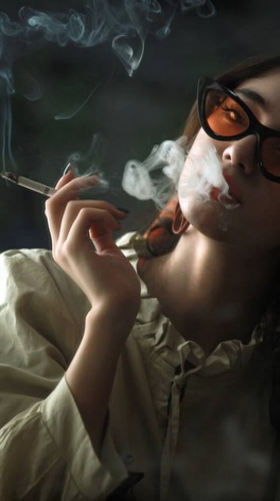 वैपिंग या स्मोकिंग, क्या ज्यादा खतरनाक?