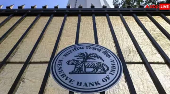 Reserve Bank of India: ਭਾਰਤੀ ਰਿਜ਼ਰਵ ਬੈਂਕ ਨੇ ਸਾਈਬਰ ਧੋਖਾਧੜੀ ਤੋਂ ਨਿਪਟਣ ਲਈ ਭਾਰਤੀ ਬੈਂਕਾਂ ਲਈ ਇੱਕ ਵਿਸ਼ੇਸ਼ ਇੰਟਰਨੈੱਟ ਡੋਮੇਨ 'bank.in' ਲਾਂਚ ਕੀਤਾ ਹੈ। ਇਸ ਨਾਲ ਔਨਲਾਈਨ ਲੈਣ-ਦੇਣ ਹੋਰ ਵੀ ਸੁਰੱਖਿਅਤ ਹੋ ਜਾਵੇਗਾ।