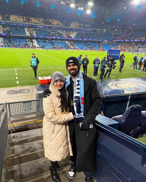 या खेळाडूचं, पत्नी सोबत विदेश दौरा!