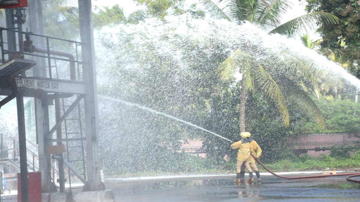 மக்களை பதட்டமடைந்தய செய்த ஓஎன்ஜிசி - உண்மையா? ஒத்திகையா? என தெரியாததால் பீதி...!