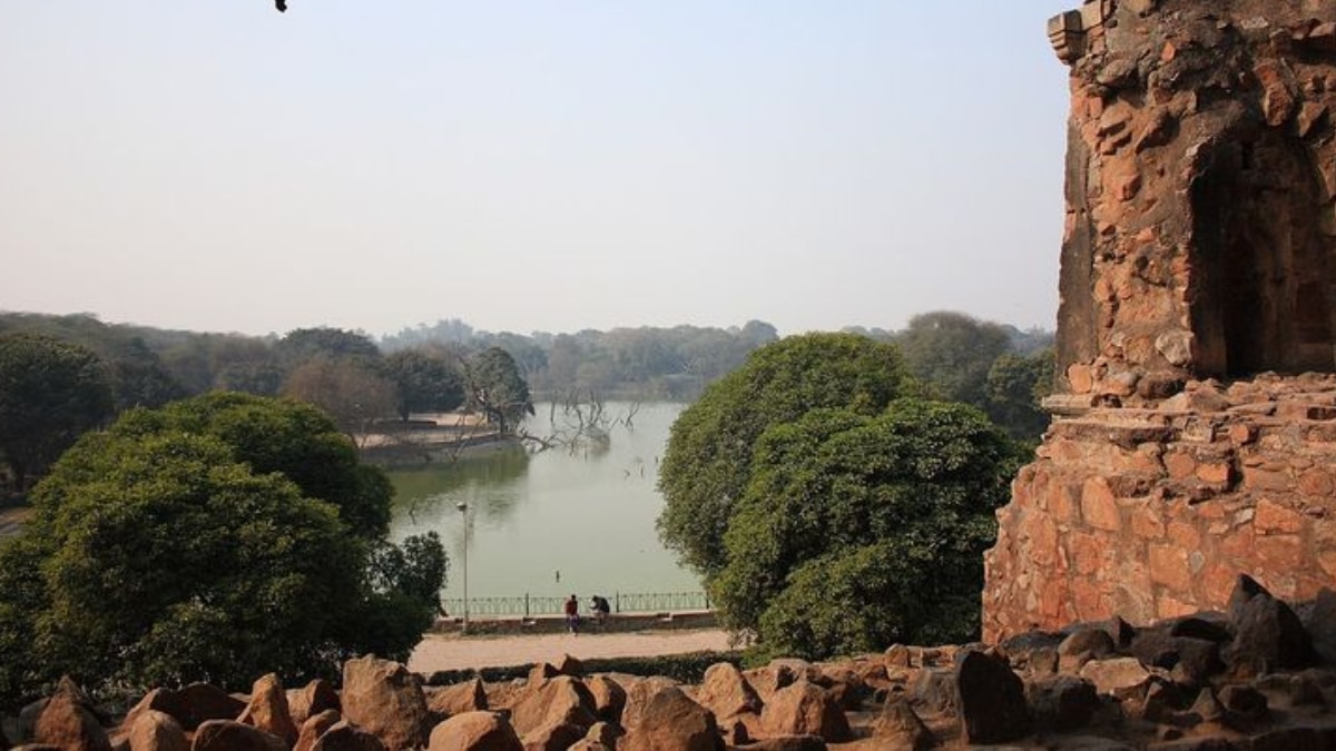 From Neemrana Fort To Hauz Khas Village: Places In And Around Delhi To Visit On Valentine's Day