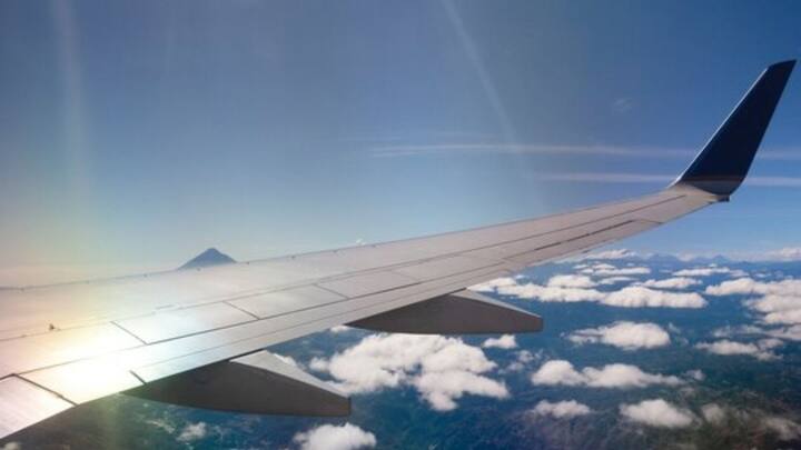 ही संकल्पना रीमॅनियन भूमितीपासून आहे, जी वक्र पृष्ठभागांसाठी अधिक योग्य आहे.