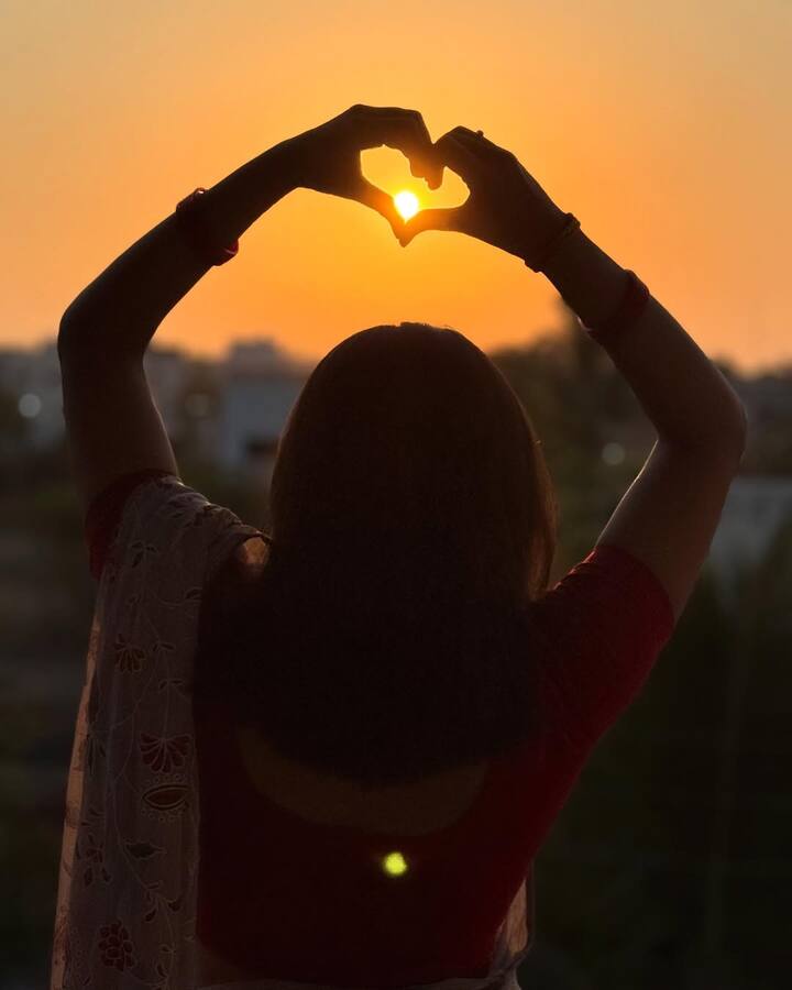 नंतर खुद्द कृष्णराज महाडिक यांनीच आम्ही फक्त चांगले मित्र आहोत, आमच्यात दुसरे काहीही नाही, असे स्पष्टीकरण दिला. याच स्पष्टीकरणावर नंतर रिंकू राजगुरूनेही समर्थन दिले.