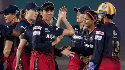 RCB Vs GG WPL 2025 Richa Ghosh Elysse Perry Lead RCBs Record Breaking Chase against gujarat in vadodra RCB Vs GG WPL 2025: ஆர்சிபிசி-ன்னலே அடி தான்..! ரன் மழை, குஜராத்தை வீழ்த்தி பெங்களூர் அணி வரலாற்று வெற்றி - சேஸிங்கில் சாதனை