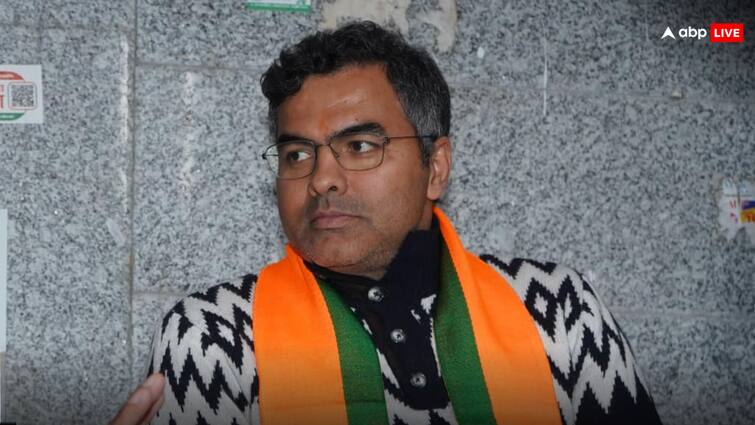 Parvesh Verma Out of BJP Delhi CM Race Manjinder Singh Sirsa Rekha Gupta And Jitender Mahajan Name in forefront दिल्ली सीएम की रेस से बाहर हुए प्रवेश वर्मा? एक महिला समेत ये तीन नाम सबसे आगे 