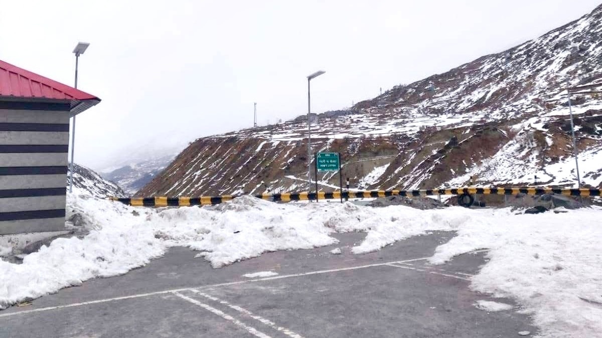 Himachal Weather: हिमाचल में बदला मौसम का मिजाज! ऊंचाई वाले इलाकों में बर्फबारी, मैदानों में बारिश