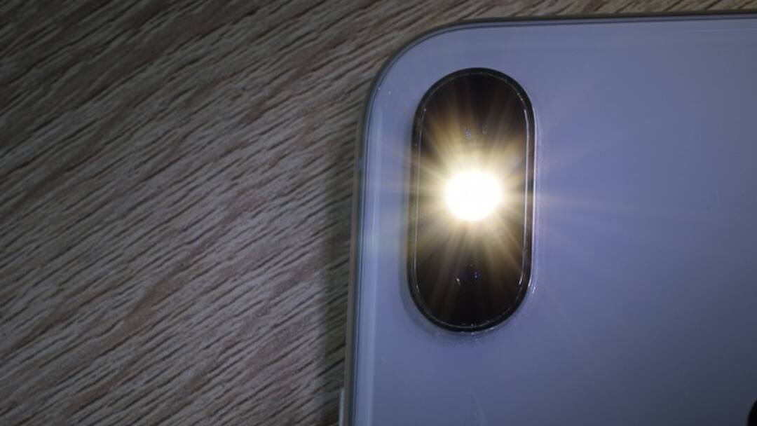 On Cam Doctors Suture Patient Wound With Mobile Flashlight Due To Power Outage In Karnataka Govt Hospital On Cam: Doctors Suture Patient's Wound With Mobile Flashlight Due To Power Outage In Karnataka Govt Hospital