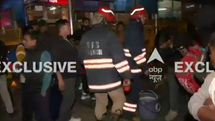 रेलवे प्रशासन ने भगदड़ की बात को अफवाह करार दिया है। सीपीआरओ, उत्तर रेलवे ने कहा,