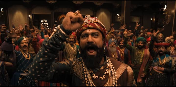 गनीम गनीम असा हलकल्लोळ मोगलांच्यात पसरला. संभाजी महाराजांचे साखळदंड तोडण्याचा वेडा प्रयत्न करणाऱ्या रायाप्पाच्या अंगावर लाखो समशेरीचे वार झाले.