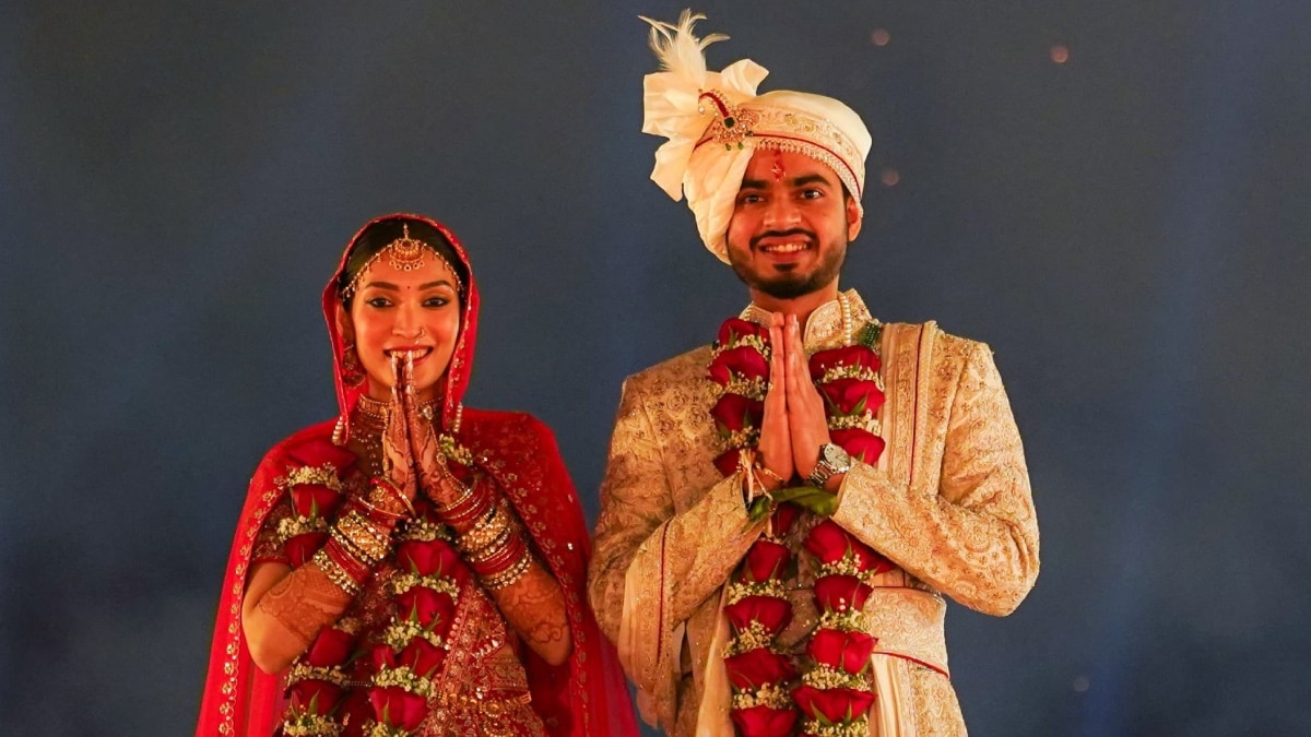 Kunal And Riddhi Wedding: शादी के बंधन में बंधे शिवराज सिंह चौहान के छोटे बेटे कुणाल, सामने आईं पहली तस्वीर