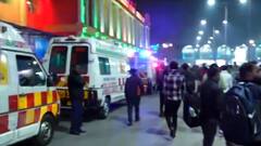 नई दिल्ली रेलवे स्टेशन पर मचा अफरा तफरी, 15 लोग घायल, कई लोग बेहोश, कुंभ जाने वालों की उमड़ी थी भीड़