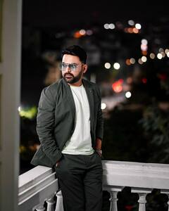 कभी शूटिंग से थप्पड़ मारकर बाहर निकाला गया था ये एक्टर, आज कॉमेडी के दम पर बना ली 300 करोड़ की प्रॉपर्टी