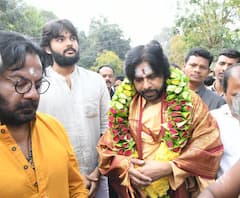 Pawan Klayan: పారిశుద్ధ్య కార్మికులతో పవన్ సెల్ఫీ..అరుల్మిగు సోలైమలై మురుగన్ దర్శనం తర్వాత!
