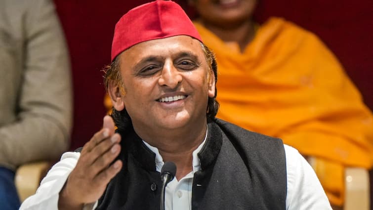Akhilesh Yadav called UP budget big drum said loud noise but empty from inside अखिलेश यादव ने यूपी के बजट को बताया 'बड़ा ढोल', कहा- आवाज ज्यादा लेकिन अंदर से खाली