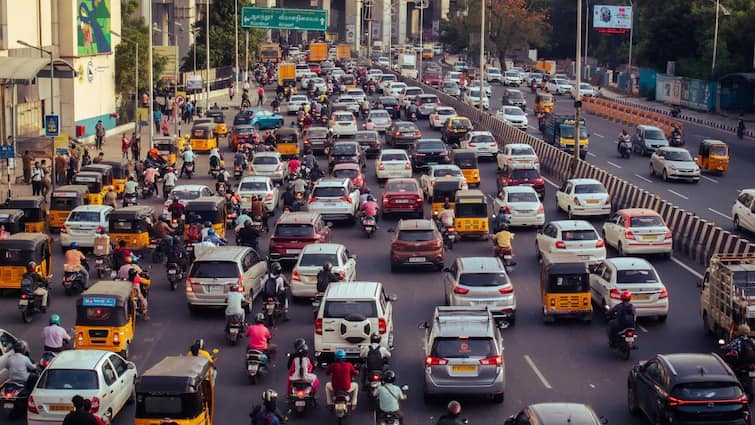 To fight crime tamilnadu govt tightens vehicle resale rules check details in tamil TN Vehicle Resale: இனி வாகன ரீசேல் ஈசி கிடையாது..! கிடுக்கிப்பிடி விதிகளை அறிவித்த தமிழ்நாடு அரசு, எவ்வளவு கட்டணம்?