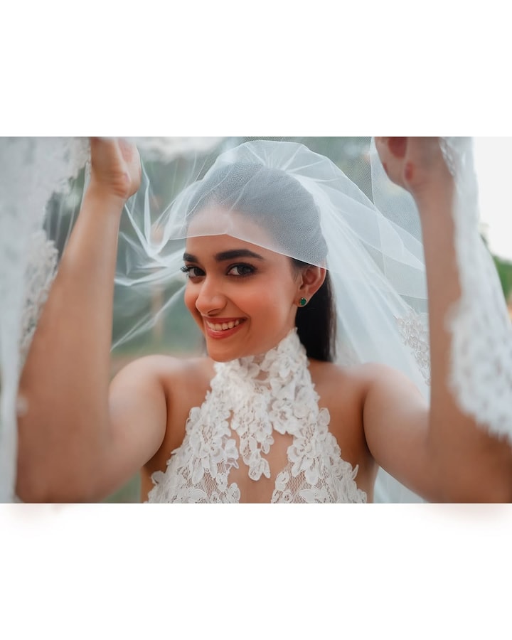 நீண்ட காலமாக கீர்த்தி சுரேஷ் திருமணம் பற்றிய பல கேள்விகள் இருந்து வந்தன. ஆனால் இதை அவர் பெரிதாக பொருட்படுத்திக்கவில்லை.