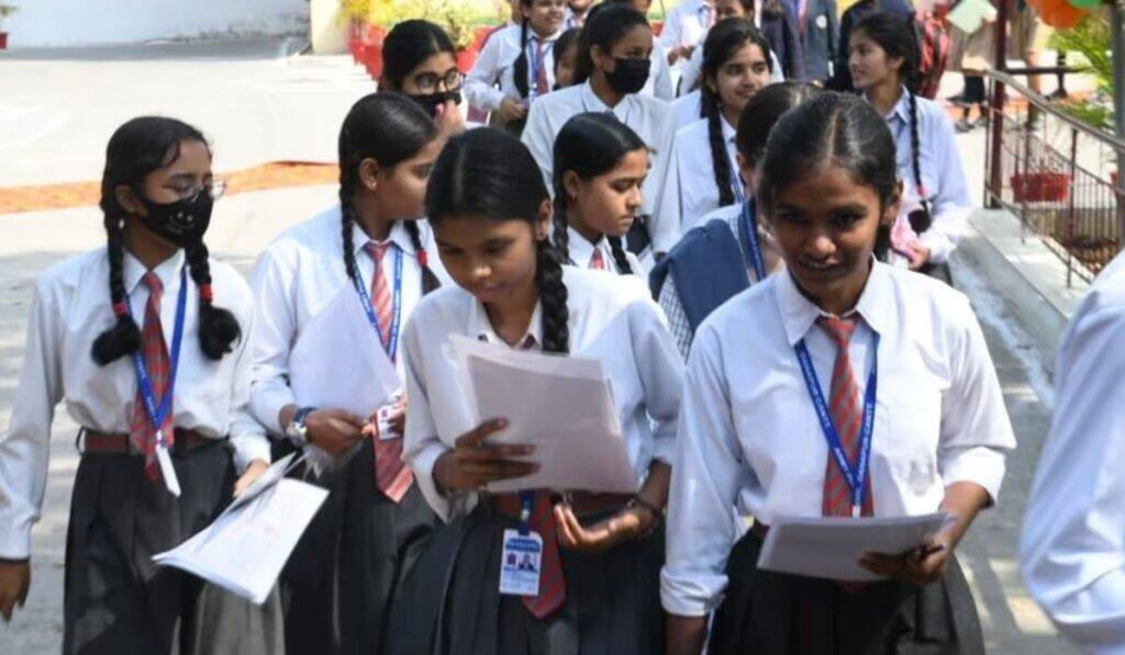 Class 10 and 12 exams start today, more than 70 thousand students will appear for the exam in the state CBSE Board Exam 2025:આજથી ધોરણ 10 અને 12ની પરીક્ષાનો પ્રારંભ, રાજ્યમાં 70 હજારથી વધુ વિદ્યાર્થીઓ આપશે પરીક્ષા