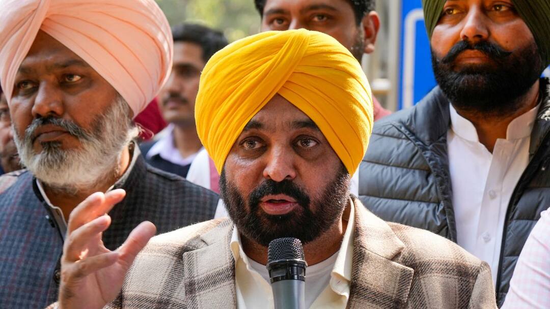 Amritsar US Deportees Flight CM Bhagwant Mann Slams Centre Says Will They Allow It In Vatican 'Will They Allow In Vatican': Punjab CM Mann Slams Centre Over Landing Of Deportees In Amritsar, BJP Hits Back