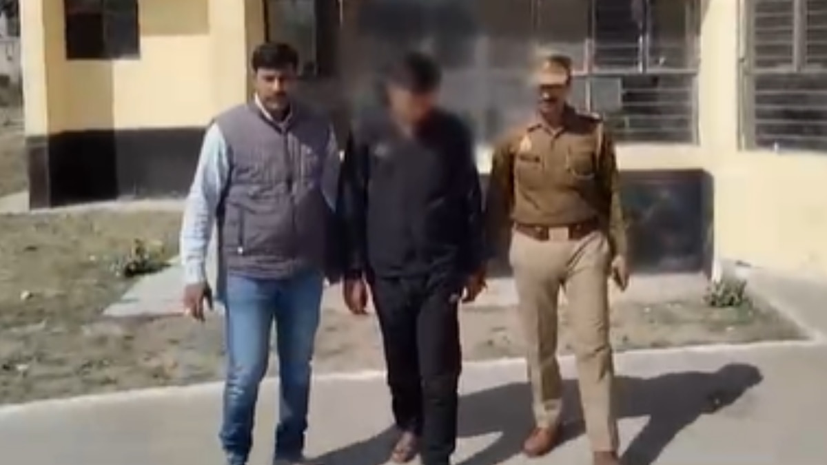 सनकी युवक महिलाओं से मांगता था पैर की फोटो, मोबाइल देख साइबर क्राइम पुलिस रह गई दंग