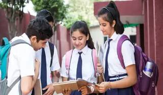 CBSE Board Exam 2025: સીબીએસઇના વિદ્યાર્થીઓ આ વસ્તુને નહિ લઇ જઇ શકે પરીક્ષાખંડમાં, જાણો ગાઇડલાઇન