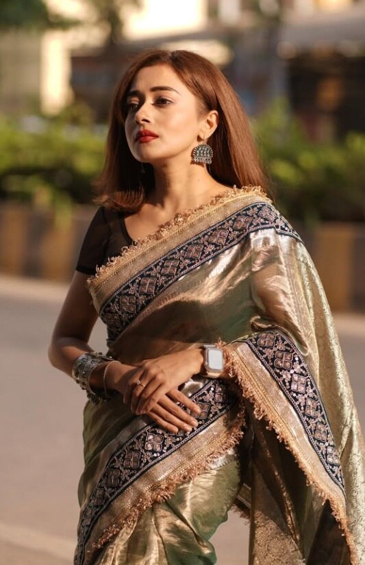 ટીવી એક્ટ્રેસ ટીવી શૉ ઉતરણમાં ઇચ્છાનું પાત્ર ભજવીને જાણીતી થઇ હતી