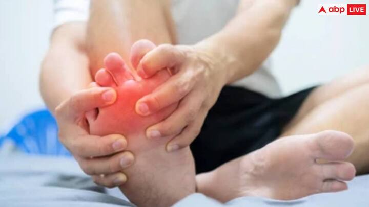 यूरिक एसिड के स्तर को कम करने और जोड़ों के दर्द को कम करने के लिए एक खास पत्ते का इस्तेमाल आपको हम बताएंगे. जिसका नैचुरल तरीके से इस्तेमाल करके आप इससे निजात पा सकते हैं.