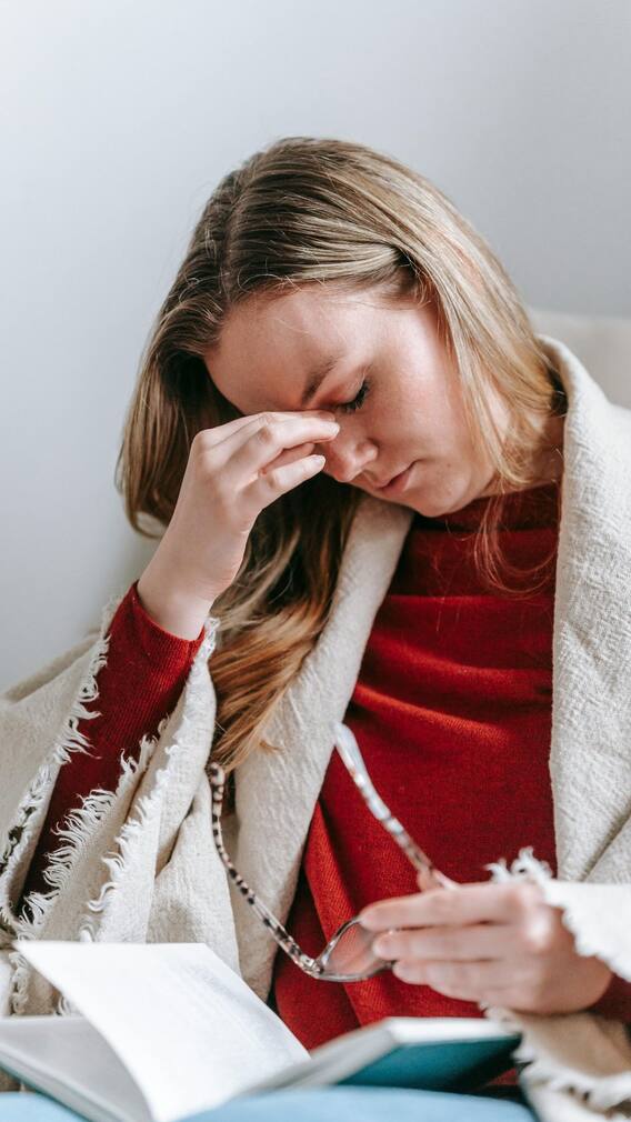 মাইগ্রেনের সমস্যা মানে কি শুধুই মাথার যন্ত্রণা? আর কী কী লক্ষণ দেখা দিতে পারে